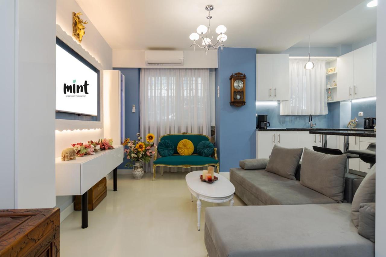 Wonderful Renovated Apartment With Private Patio 아테네 외부 사진