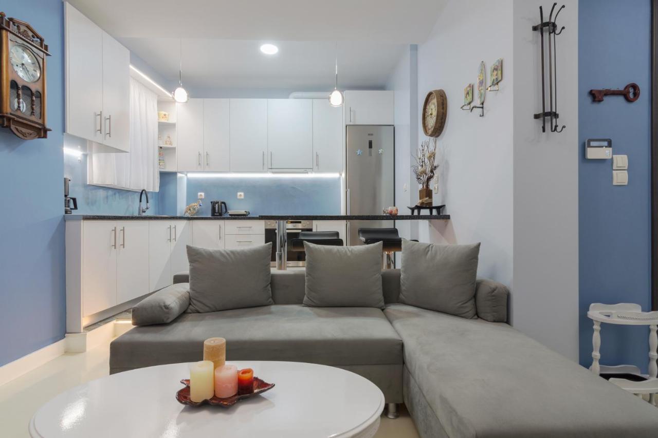 Wonderful Renovated Apartment With Private Patio 아테네 외부 사진