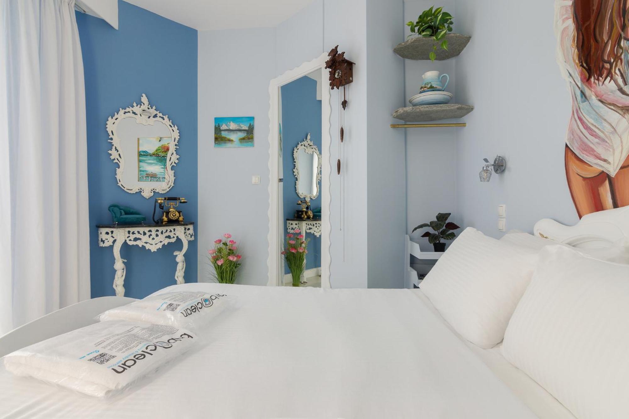 Wonderful Renovated Apartment With Private Patio 아테네 외부 사진
