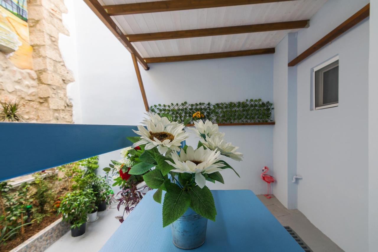 Wonderful Renovated Apartment With Private Patio 아테네 외부 사진